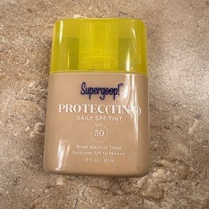22W Supergoop Protectint SPF 50